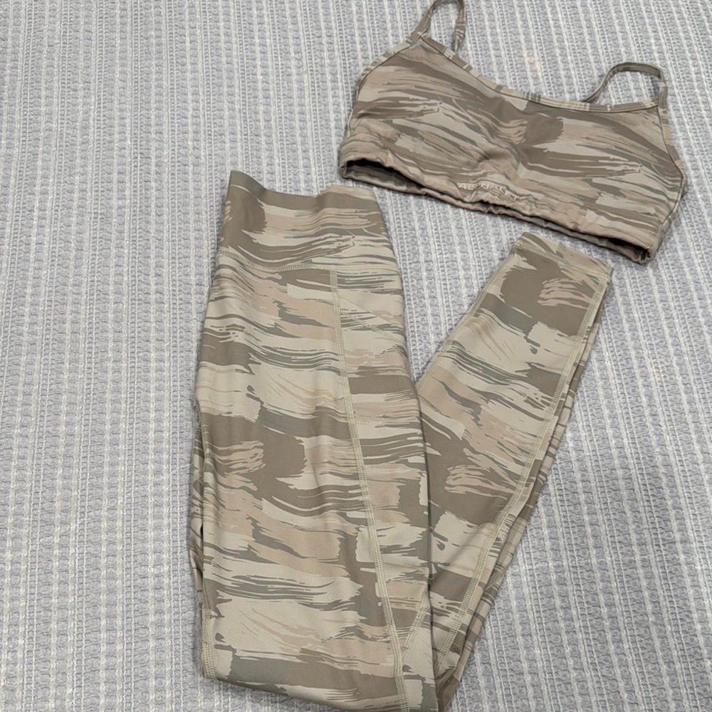 Alphalete Surface Pocket Legging and Bra Set